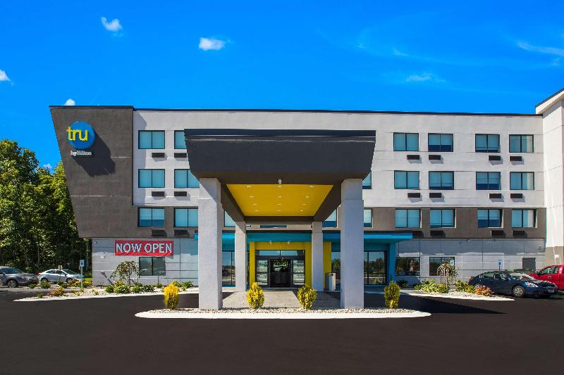 Tru by Hilton Saint Joseph image