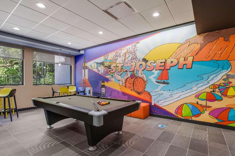 Tru by Hilton Saint Joseph image