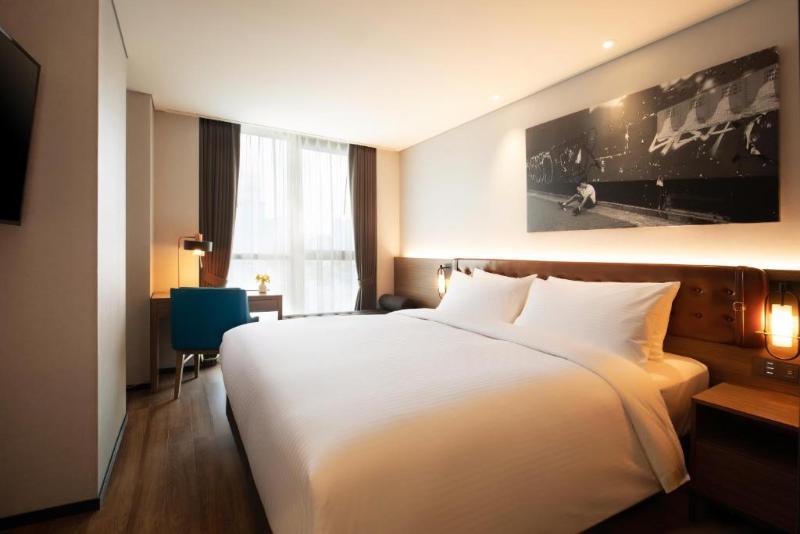 Mercure Ambassador Seoul Hongdae image