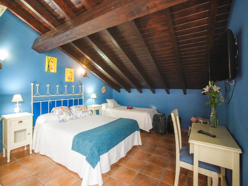 Posada Las Tres Mentiras image