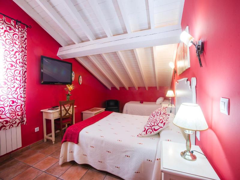 Posada Las Tres Mentiras image