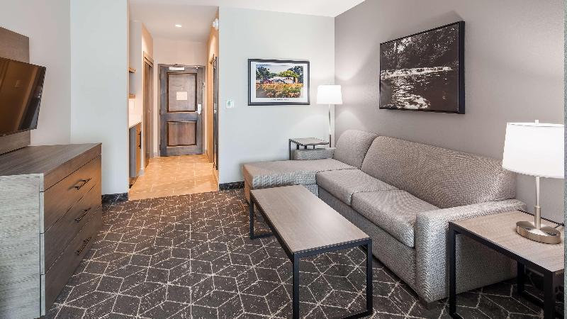 Best Western Plus Lawrenceburg image