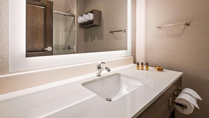 Best Western Plus Lawrenceburg image