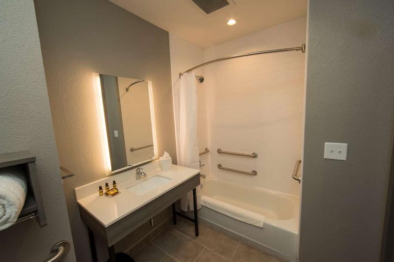 Best Western Plus Lawrenceburg image