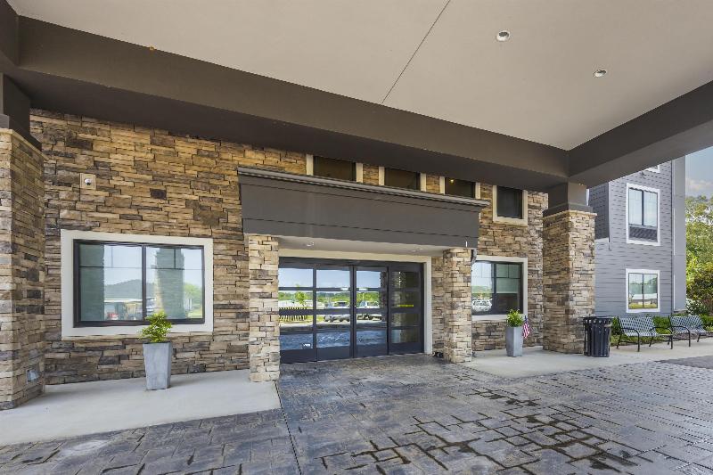 Best Western Plus Lawrenceburg image