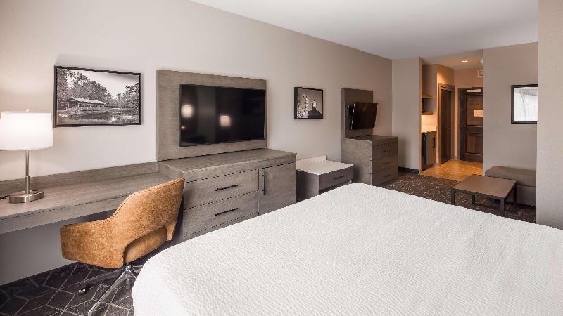Best Western Plus Lawrenceburg image