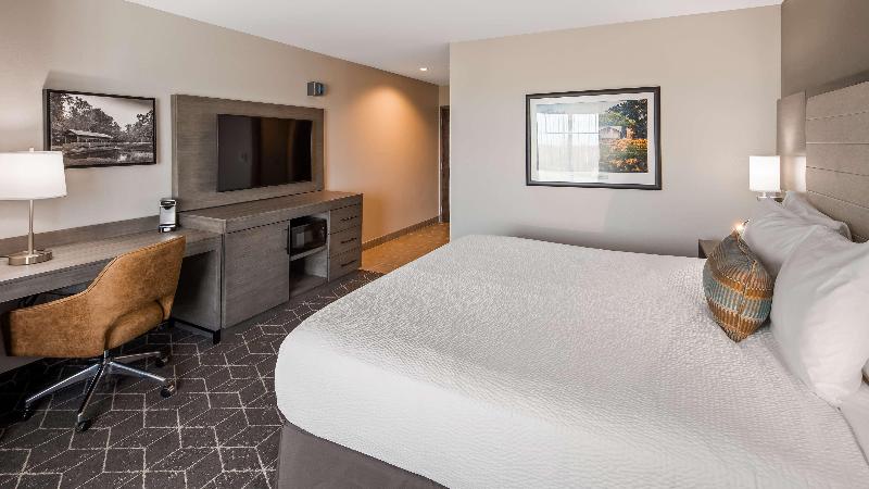 Best Western Plus Lawrenceburg image