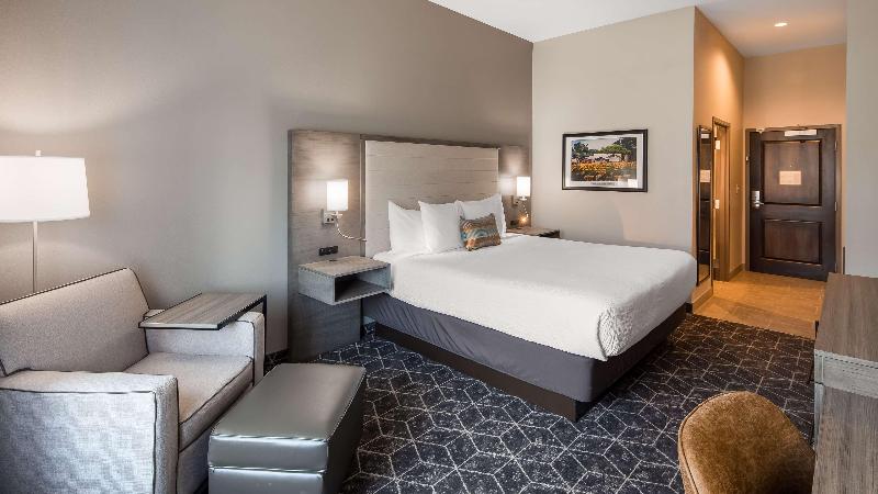 Best Western Plus Lawrenceburg image