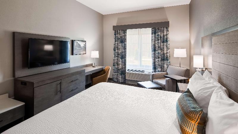 Best Western Plus Lawrenceburg image