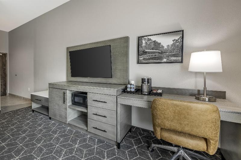 Best Western Plus Lawrenceburg image