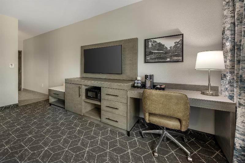 Best Western Plus Lawrenceburg image