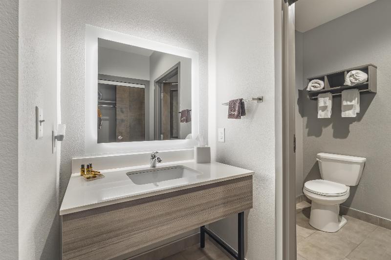 Best Western Plus Lawrenceburg image