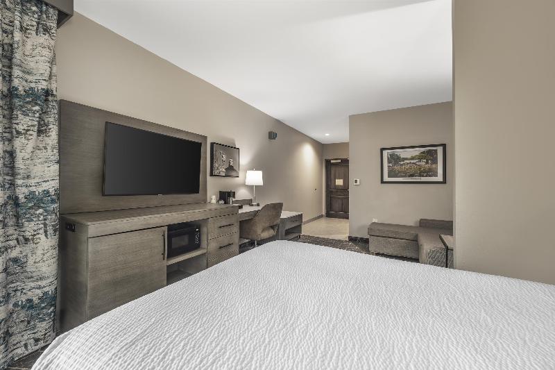 Best Western Plus Lawrenceburg image