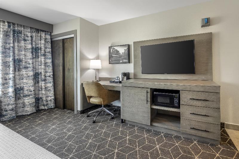 Best Western Plus Lawrenceburg image