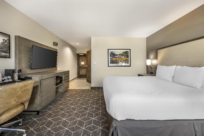 Best Western Plus Lawrenceburg image