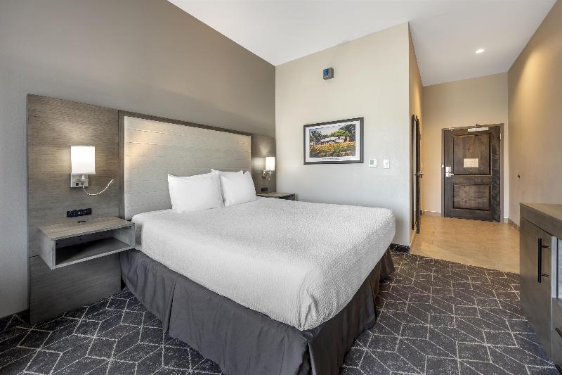 Best Western Plus Lawrenceburg image