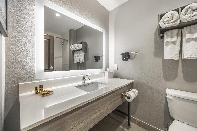 Best Western Plus Lawrenceburg image
