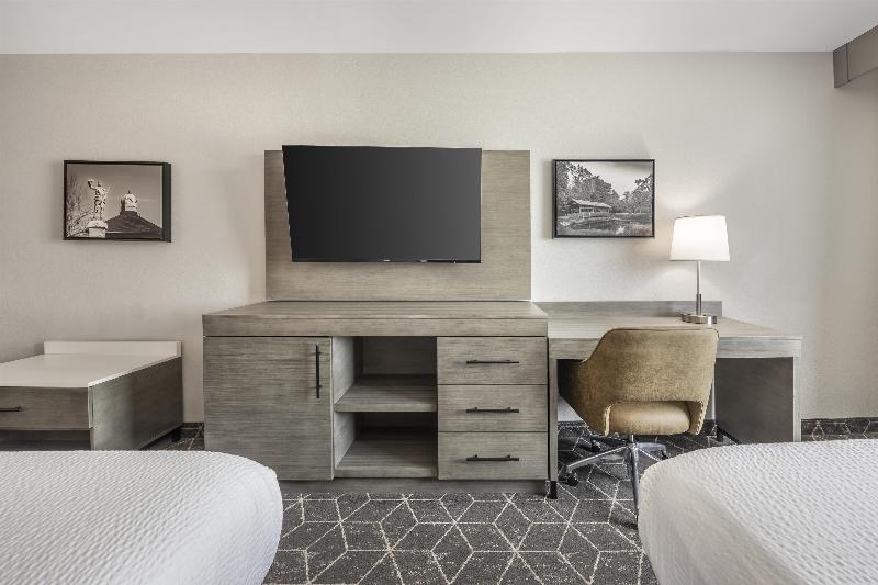 Best Western Plus Lawrenceburg image