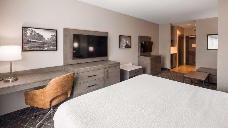 Best Western Plus Lawrenceburg image