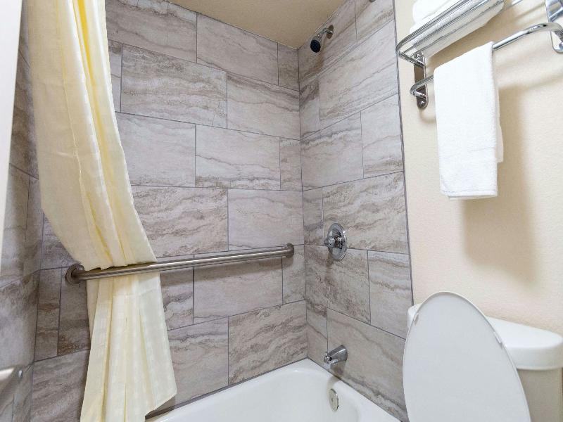 Magnuson Extended Stay and Suites Airport Hotel image