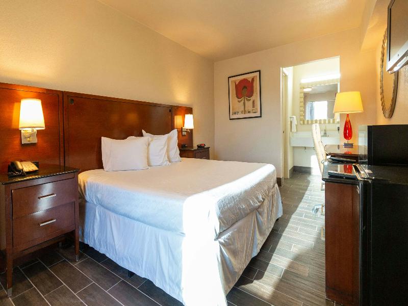 Magnuson Extended Stay and Suites Airport Hotel image