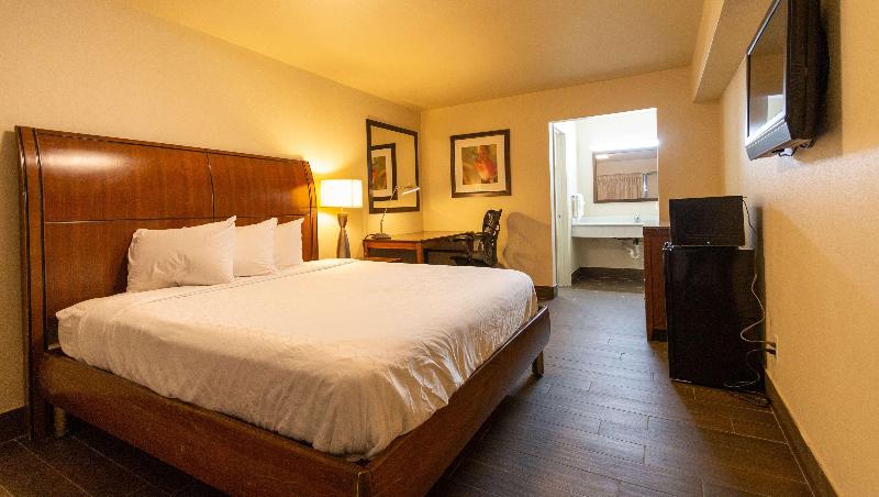 Extended Stay and Suites Airport Hotel