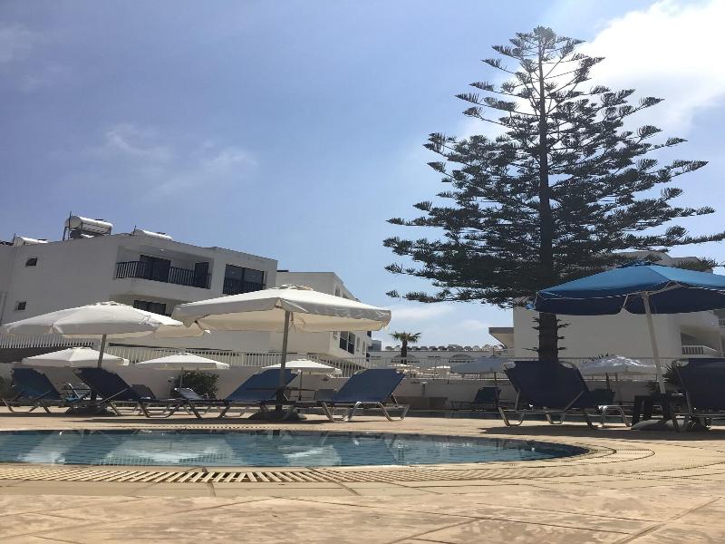 Florea Hotel Apartments image