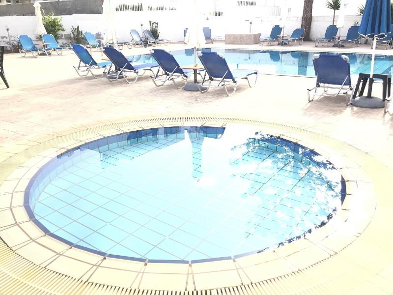 Florea Hotel Apartments image