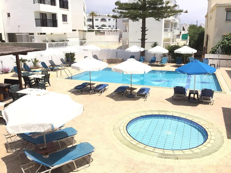 Florea Hotel Apartments image