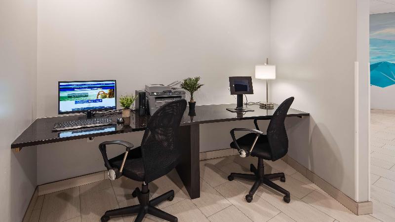 Best Western Plus Wausau Tower Inn image