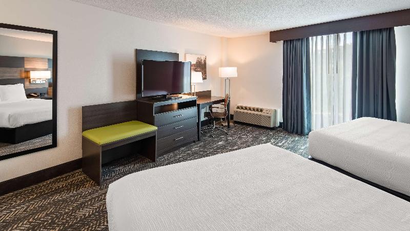 Best Western Plus Wausau Tower Inn image