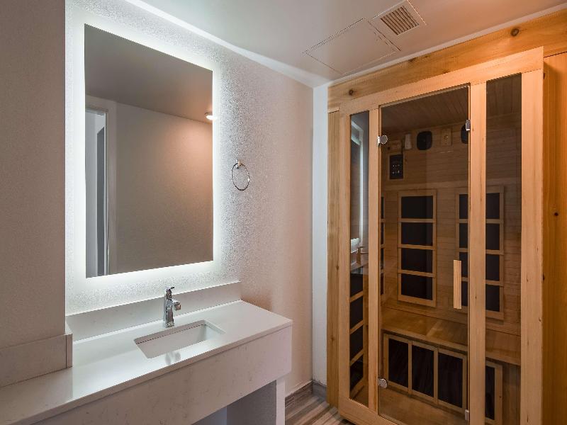 Best Western Plus Wausau Tower Inn image