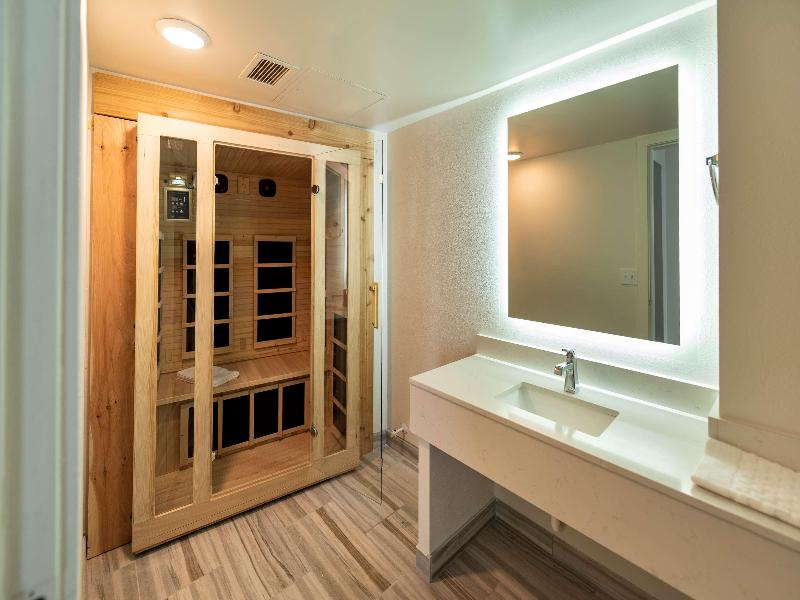 Best Western Plus Wausau Tower Inn image