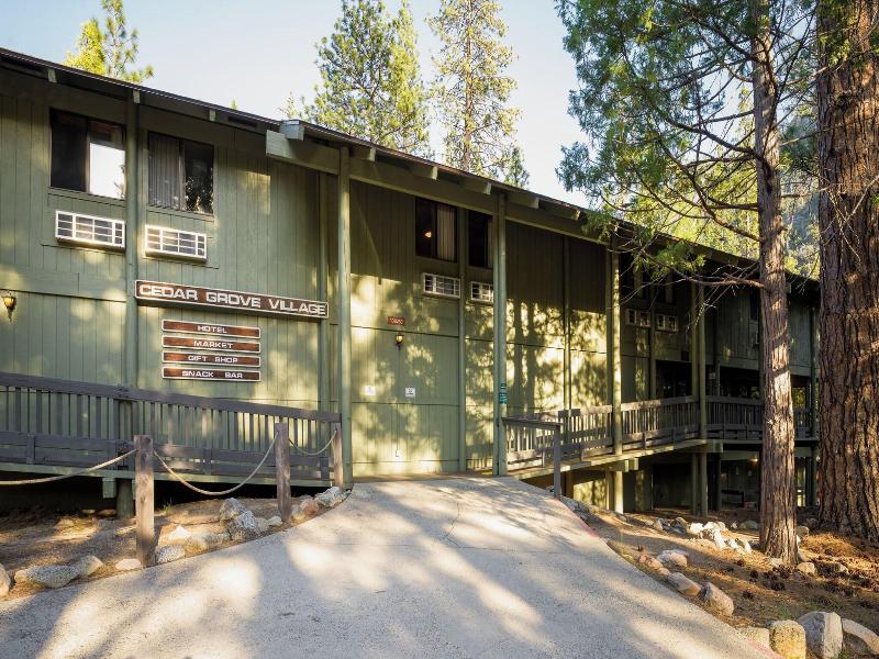 Cedar Grove Lodge