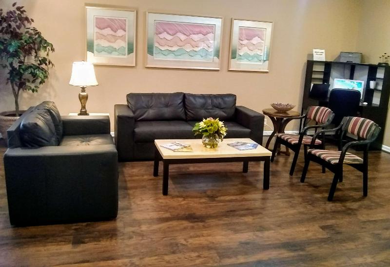 GuestHouse Enumclaw - Image 2