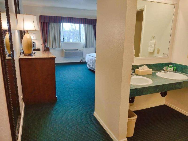 GuestHouse Enumclaw image 8