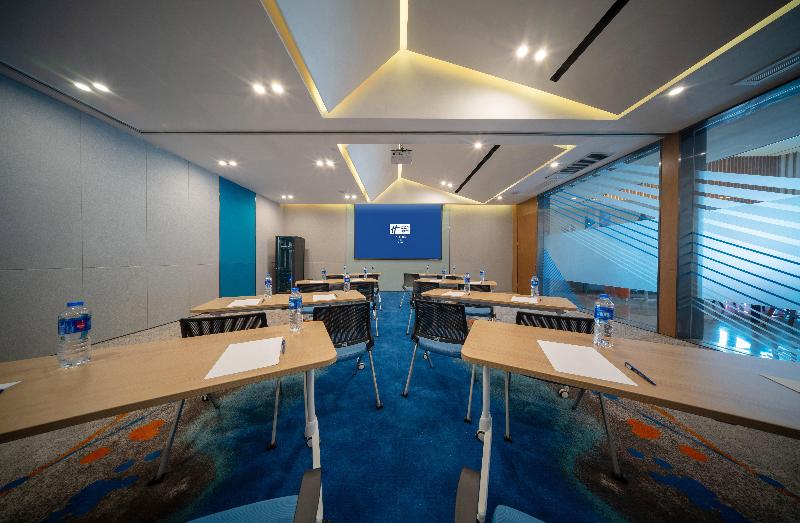 Holiday Inn Express Pinghu image