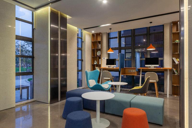 Holiday Inn Express Pinghu image
