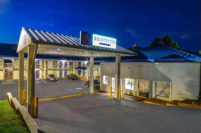 Motel 6 Atlanta, Ga image
