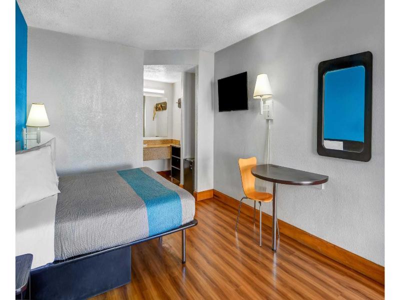 Motel 6 Atlanta, Ga image