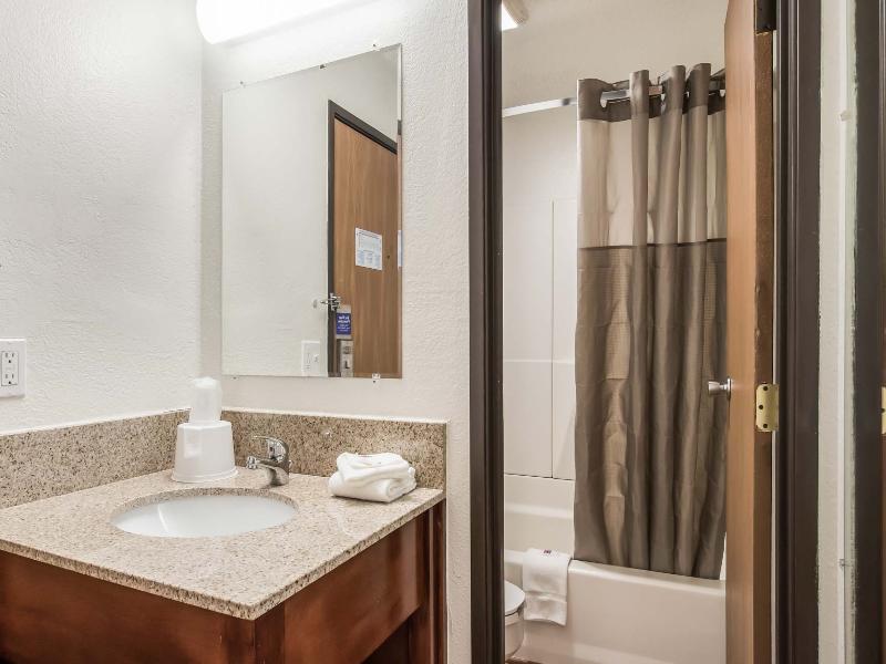 Motel 6 Naperville, Il image