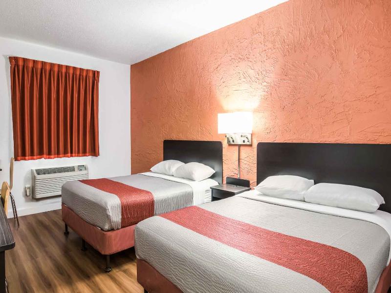 Motel 6 Naperville, Il image
