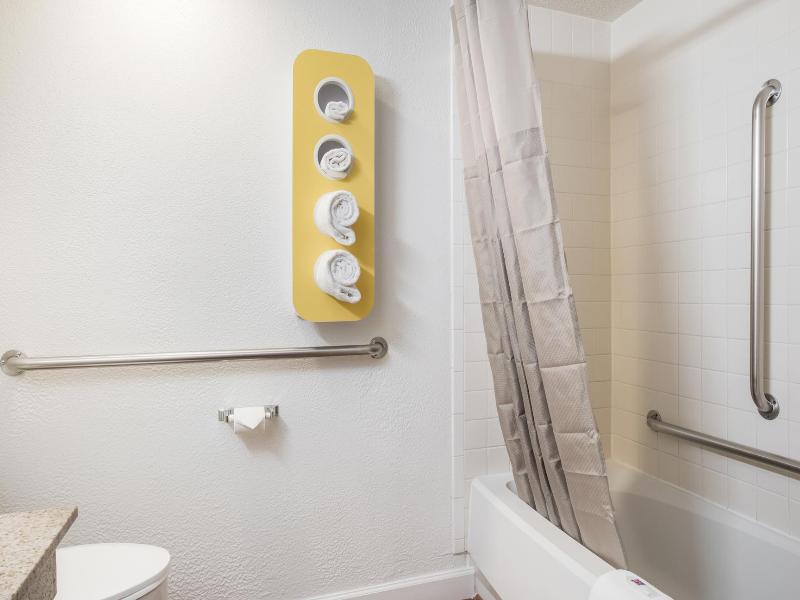 Motel 6 Naperville, Il image