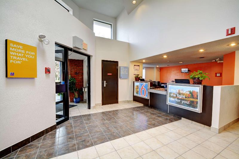 Motel 6 Newport, Ri image