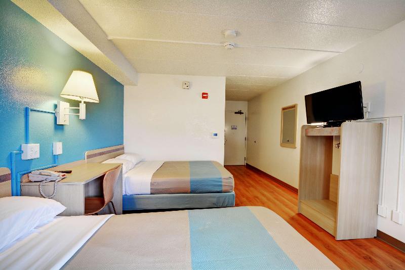Motel 6 Newport, Ri image