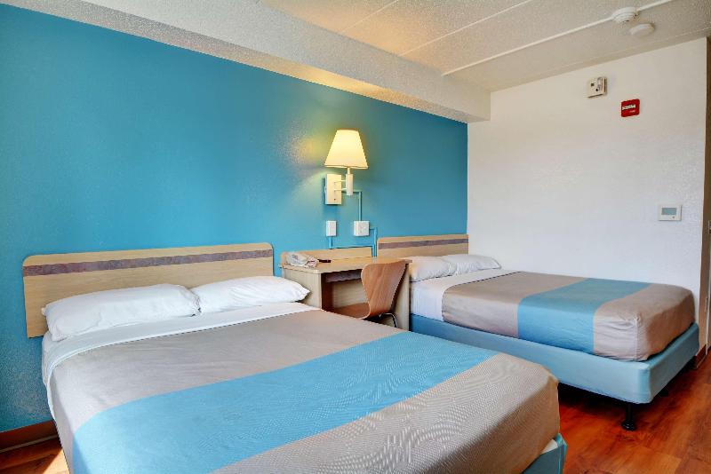 Motel 6 Newport, Ri image