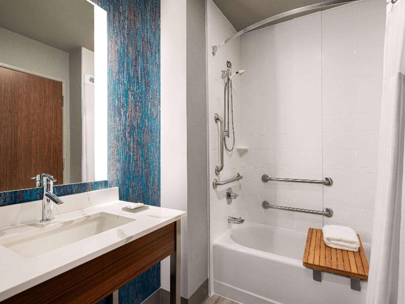 SUITE Accessible Executive room