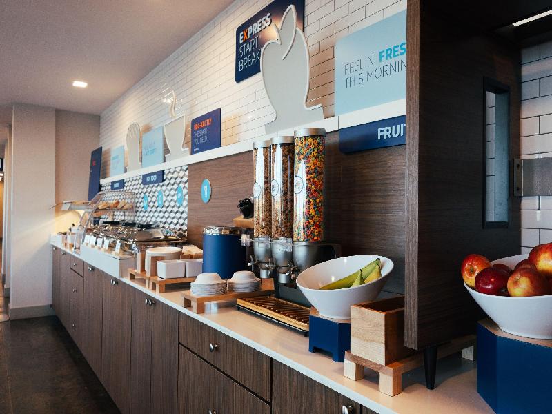 Holiday Inn Express Suites George Quincy South IHG image