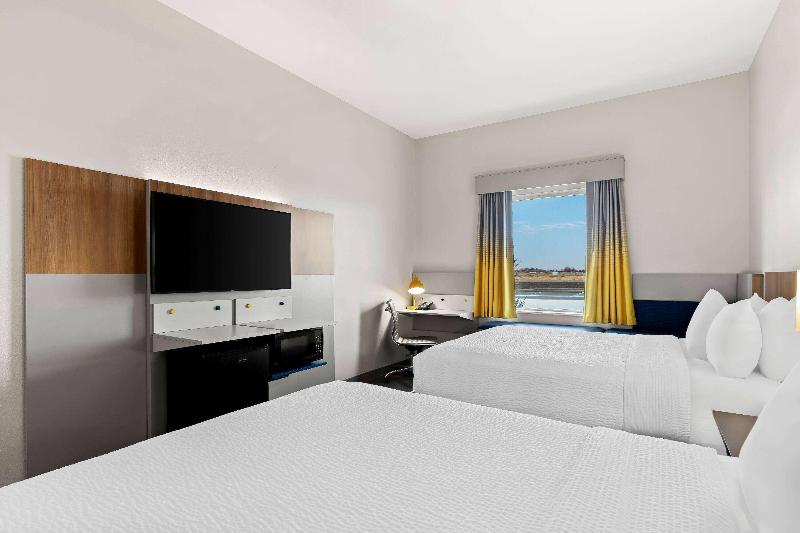 Holiday Inn Express Suites George Quincy South IHG image