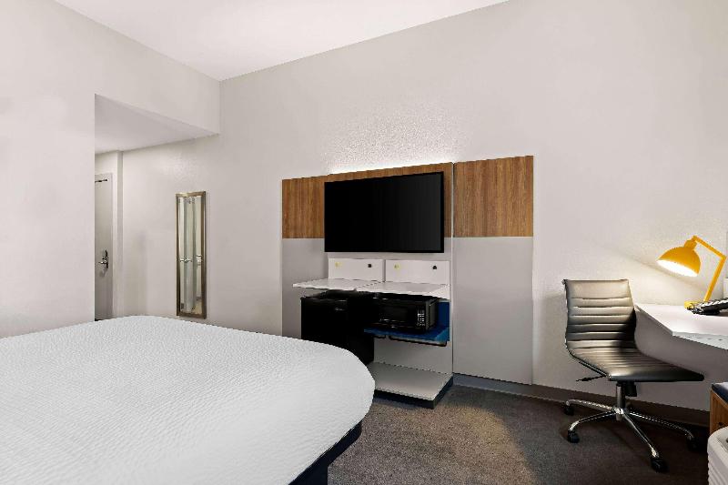 Holiday Inn Express Suites George Quincy South IHG image